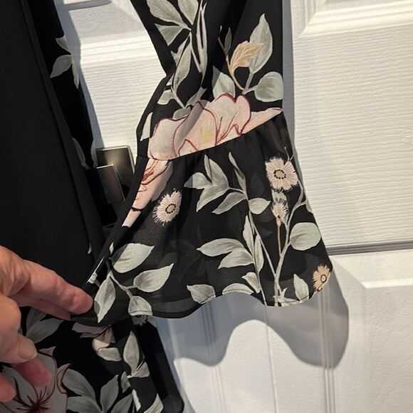 Guess Black with Floral Print Ruffled Cold Shoulder Long Sleeve Mini Dress SZ S - Picture 4 of 16